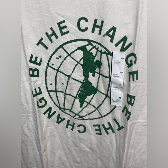 Men’s XL “be the change” shirt - Picture 2 of 2